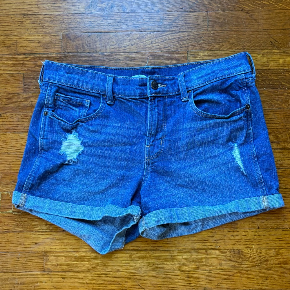 Old Navy Distressed Boyfriend Mid Rise Jean Shorts 6